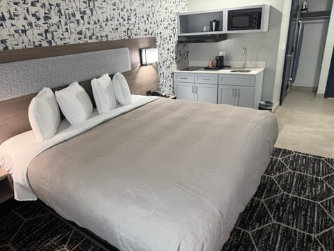 Bedroom. Interior and views may vary based on location and availability.