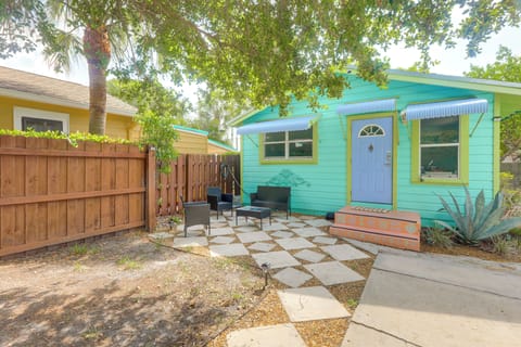 Lake Worth Beach Vacation Rental | 2BR | 1BA | 850 Sq Ft