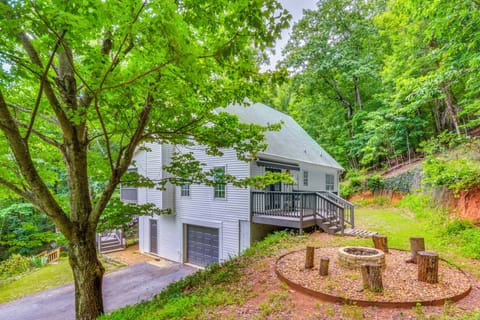 Cleveland Vacation Rental | 3BR | 2BA | 1,850 Sq Ft | Stairs Required