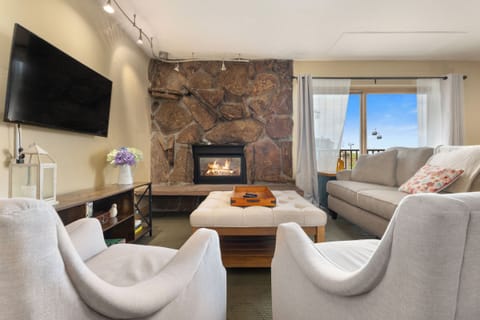 Living Room | Smart TV | Scenic View