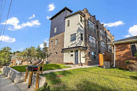 Listing is for the first two units facing the street