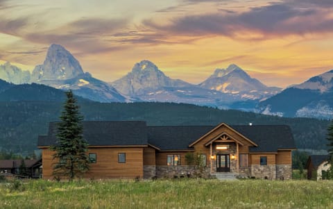 Unobstructed 270 degree views of Teton range and Teton Valley