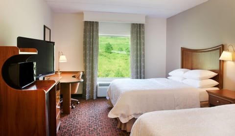 Bedroom. Interior and views may vary based on location and availability.