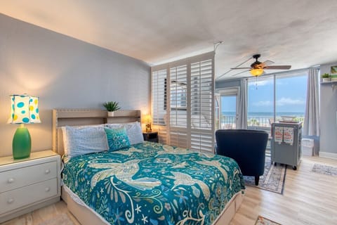 Daytona Beach Vacation Rental Oceanfront  Airbnb Pool1233SAtlanticAve_307-21Daytona Beach Vacation Rental Oceanfront  Airbnb Pool