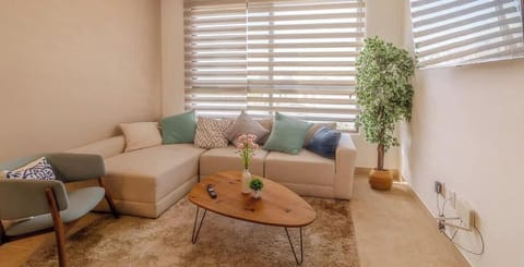 Sala cómoda para tu estancia, ideal para una siesta o ver una película con tus acompañantes.