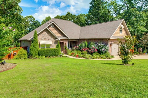 Bella Vista Vacation Rental | 3BR | 2.5BA | 2,751 Sq Ft | 1 Step to Enter