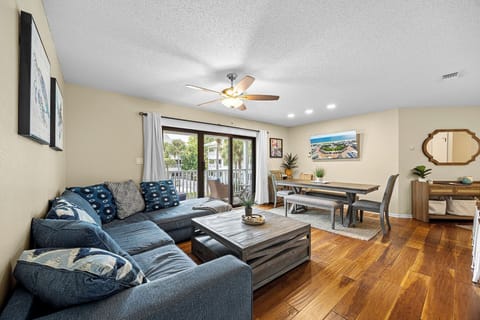 Beachwood Villas 12E Living Room