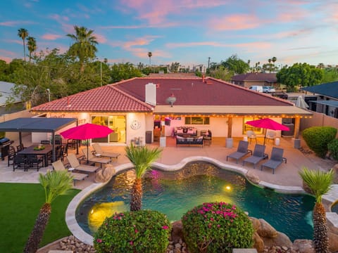 Your own private back yard resort oasis!