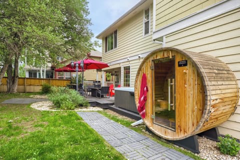 Barrel Sauna and Hot Tub make for a peaceful retreat.

**Please note Hot Tub/Sauna Waiver posted in the marketing description before booking**
