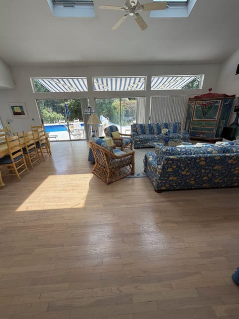 Smart TV, fireplace, stereo, printers
