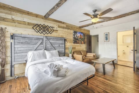 Welcome to the Aspen Room at the San Ayre Court