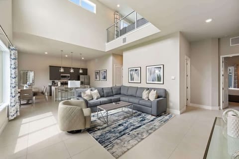 Walk in, drop your bags, and settle into a bright space that instantly feels like vacation.