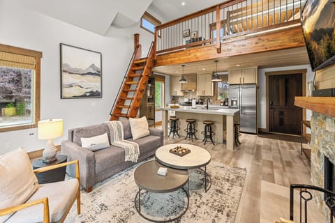 Tucked among the pines, welcome to Wilderness Club Park Cottage