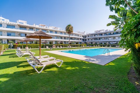 Apartment in Estepona for 6 guests with pool