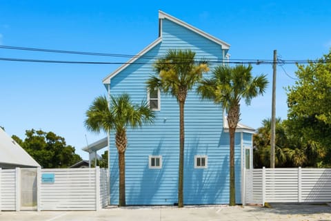 Welcome to Three Palms!