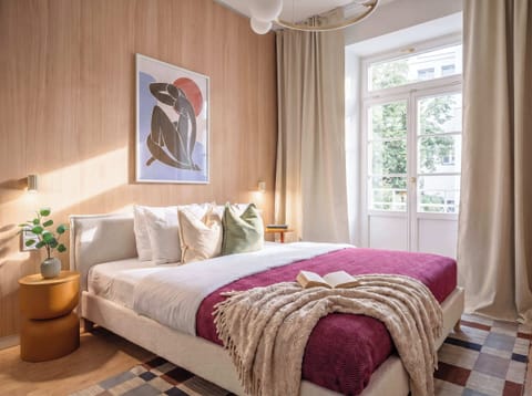 One bedroom studio for 2 people in the city centre just few steps from Republic Square and Palladium shopping mall