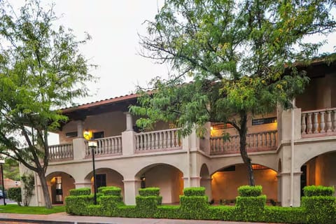 Stroll past arched balconies and feel the resort-style calm.