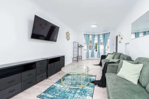 Spacious and relaxing living room