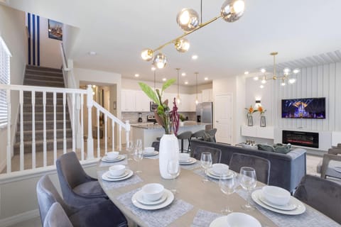 07-227JettyWay-windsorisland-1056