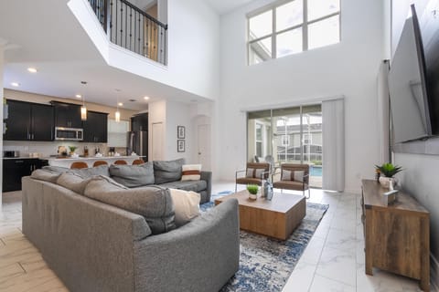 Open floor concept kitchen & living
