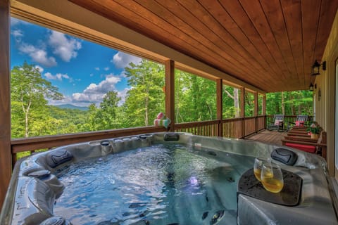 Murphy Vacation Rental | 2BR | 2BA | 1,008 Sq Ft-Hot Tub