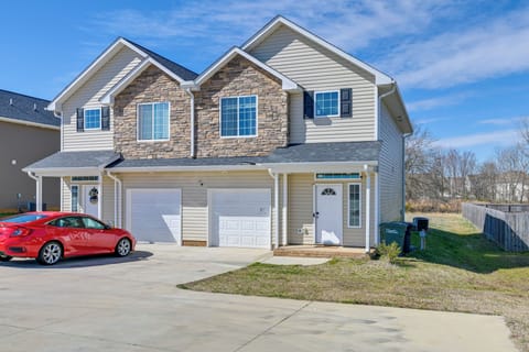 Concord Vacation Rentals | 6BR | 6BA | 2,640 Sq Ft