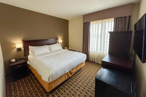 Bedroom. Interior and views may vary based on location and availability.