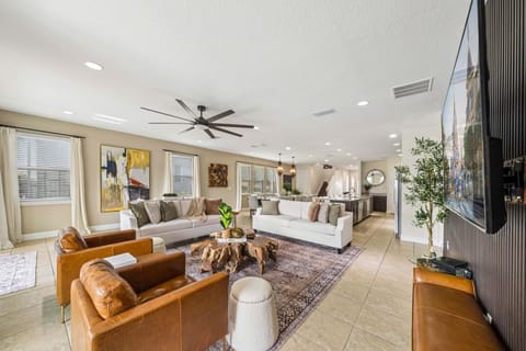 Living Area w/ Contemporary Furniture