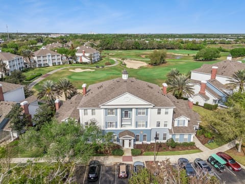 Welcome to Heritage Crossing, one of Reunion Resort's most convenient and charming neighborhoods.