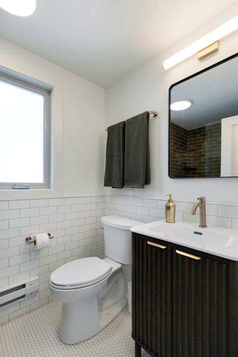 Herb Suite Unit 201_Bathroom 1