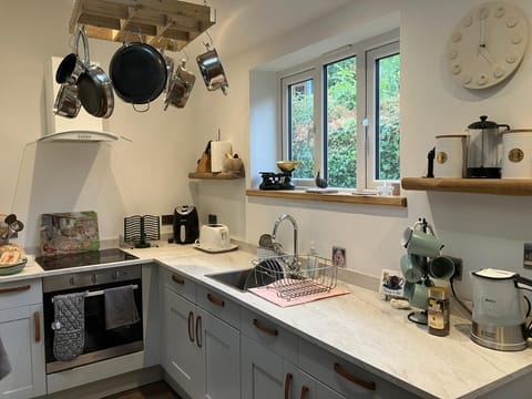 Small and compact with integrated dishwasher, fridge and microwave