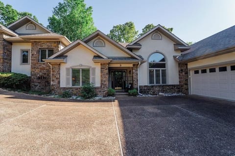 Front of Townhome- No garage usage 