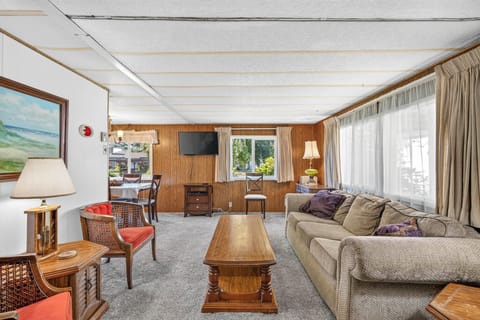 Long Beach Vacation Rental | 2BR | 1BA | 860 Sq Ft