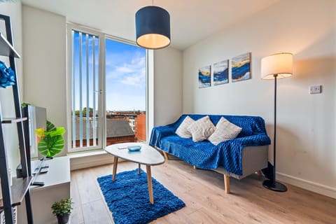Beautiful bright room, with stunning skyline view 