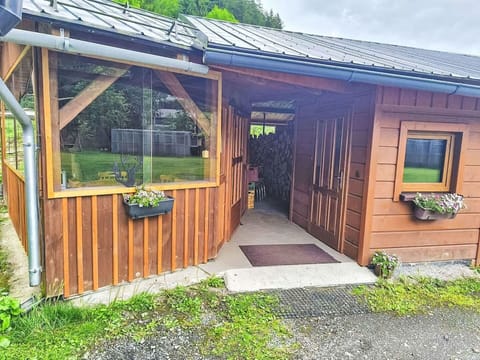 Wood, Shed, Cottage, Garden Buildings, Hardwood, Wood Stain, Shade, Log Cabin, Backyard, Siding
