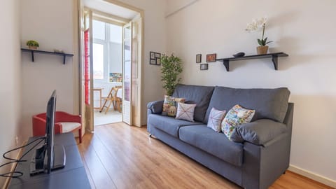 A bright and cosy living room made for unwinding after a day in the city, with warm wooden floors, playful details and plenty of natural light.
#LisbonStay #LivingRoom #LisbonApartment #CityBreak #LovelyStay