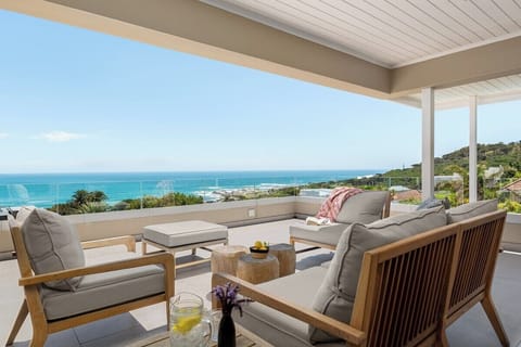 "...absolutely beautiful, open plan, calm, amazing views. If you want to chill out, it’s perfect..."