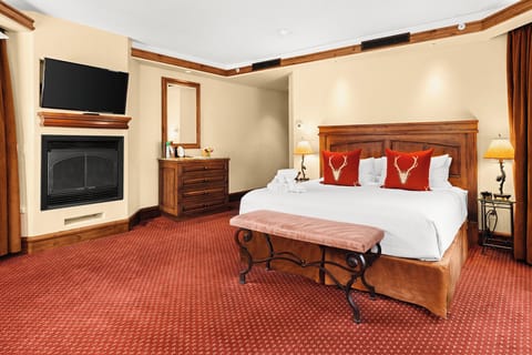 Unit with 1 King size bed. Exact unit will be assigned upon arrival. Views, colors and decor may vary.