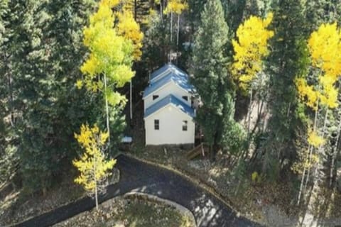 This property is BEAUTIFUL! Surrounded by Aspens and Pines, lots to explore. Kids will love collecting firewood while experiencing the nature around them. There’s also plenty of parking on the paved driveway.