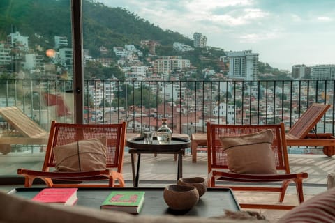 Condo - Image 2
