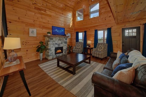 3 bedroom cabin with living room fireplace
