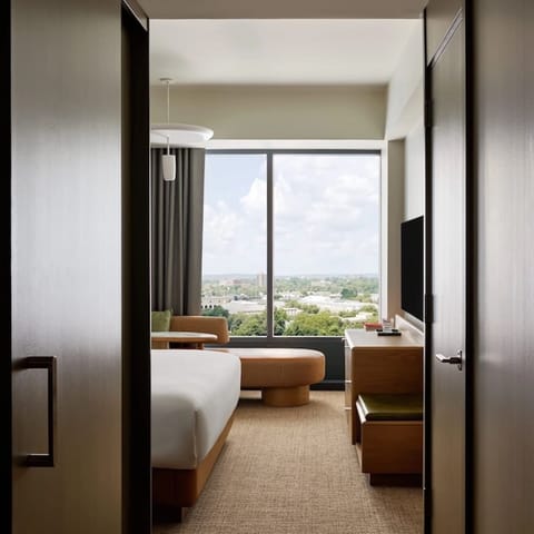 Step into your serene room with sweeping daylight views.
