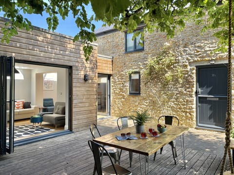 Coach House Retreat, Beaminster: A stylish and contemporary holiday home