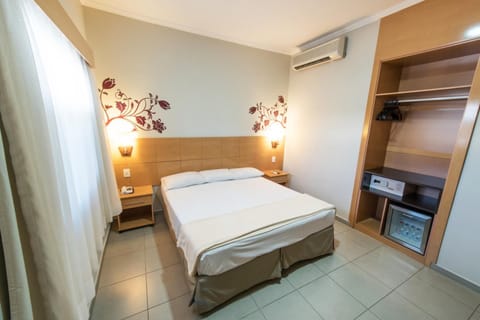Bedroom. Interior and views may vary based on location and availability.