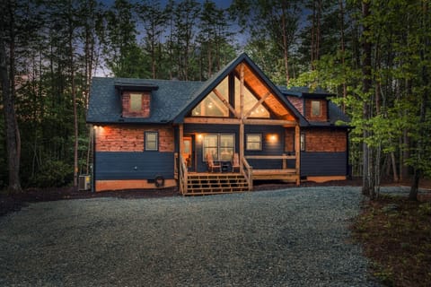 Warm, modern cabin retreat surrounded by peaceful forest views