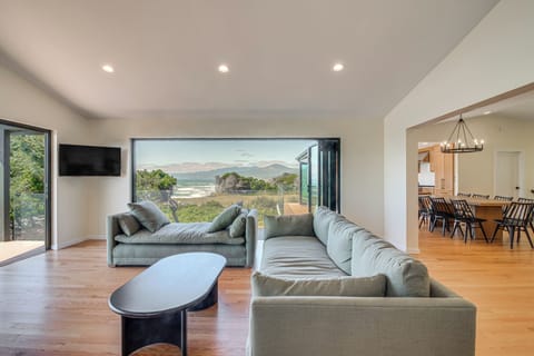 Gold Beach Vacation Rental | 5BR | 6.5BA | 3,200 Sq Ft