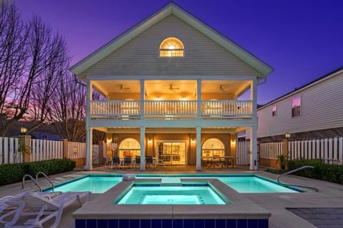 Relax in the private pool and cold tub at sunset in the fully fenced yard