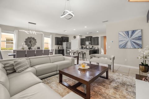 6043BroadOakDrive(1)