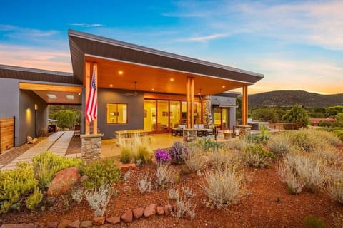 Rojo Retreat at dusk.