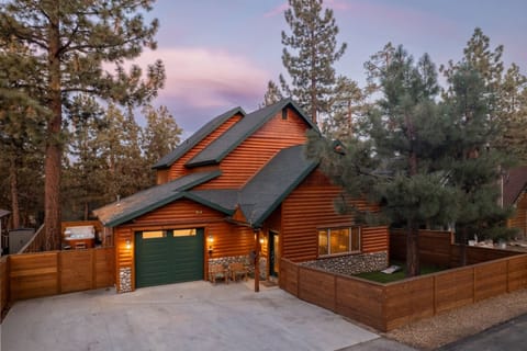 Pine Lodge Exterior Front